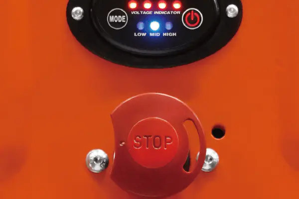 Elektrinis palečių vežimėlis PTE15-C, stop mygtukas.
