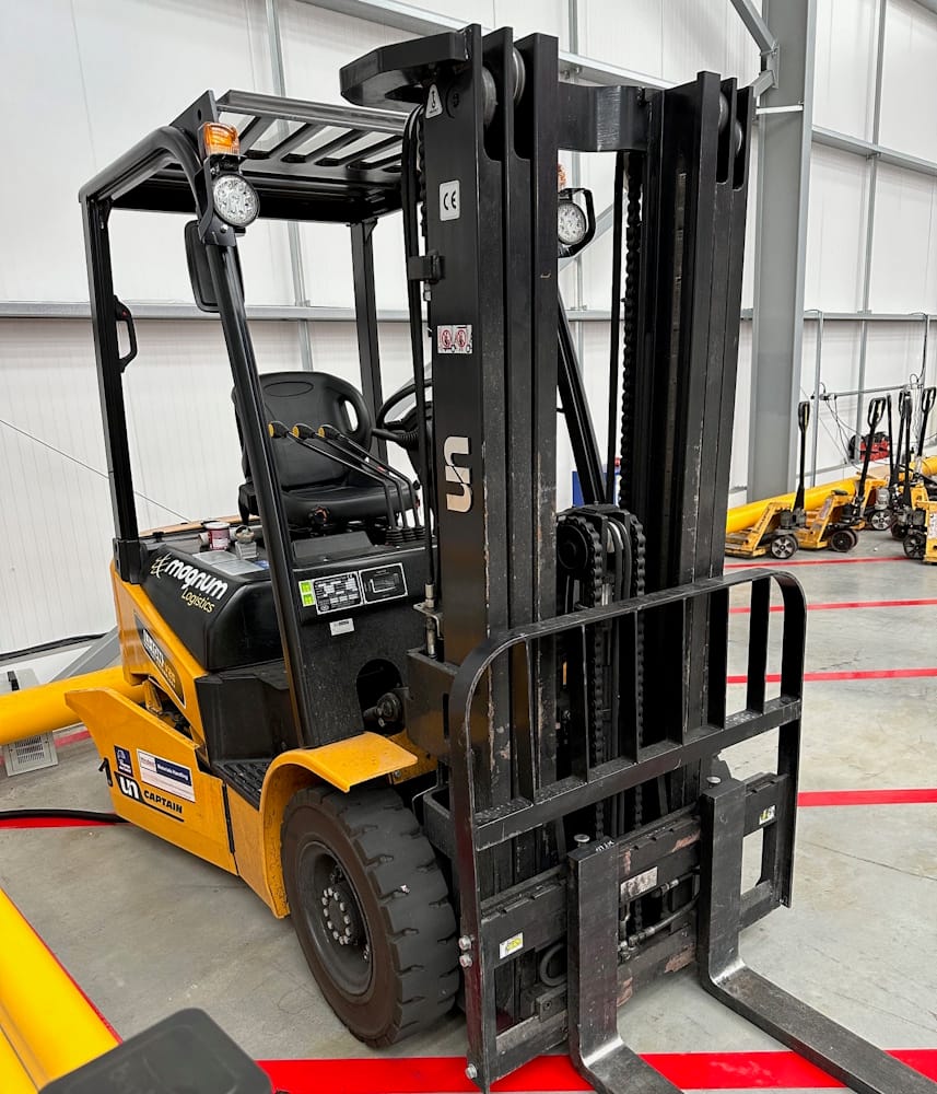 UN Forklift sandėlio technika Europoje.